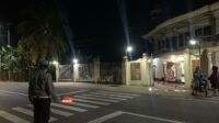 Jaga Ketertiban, Polsek Lembar Kawal Salat Subuh di Masjid Batal Amin