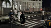 Aman dan Khusyuk! Polsek Kediri Kawal Ibadah Shalat Subuh