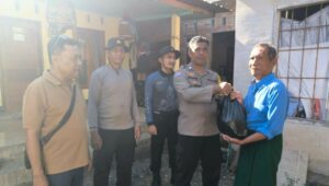 Polsek Batulayar Gelar Bakti Sosial Hari Bhayangkara di Senggigi