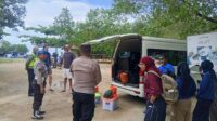 IMG-20251205-WA0835 Patroli Dialogis Polsek Sekotong Sasar Wisatawan Pesisir Pantai